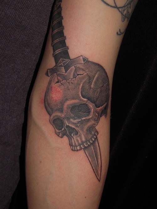 スカルとナイフ